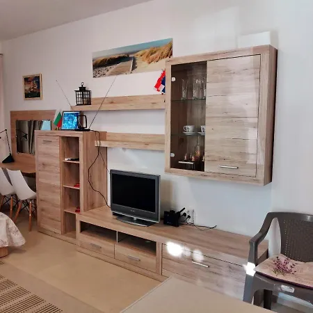 светлая новая студия в Apartament Primorsko