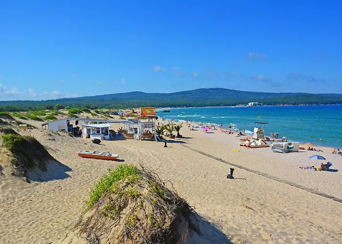 светлая новая студия в Апартамент *