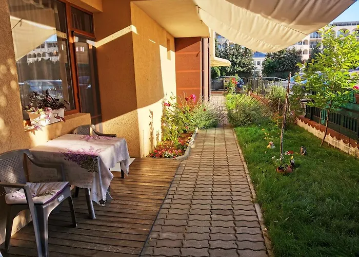 светлая новая студия в * Приморско